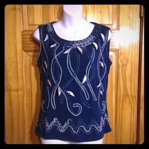 Teal braid appliqué and leaf top